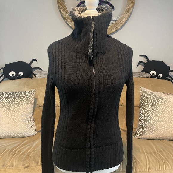 Women’s Forever 21 fur zip up sweater - Picture 3 of 13